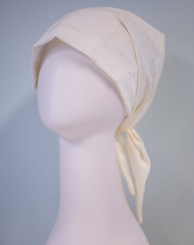Hodeplagg Eyelet scarf